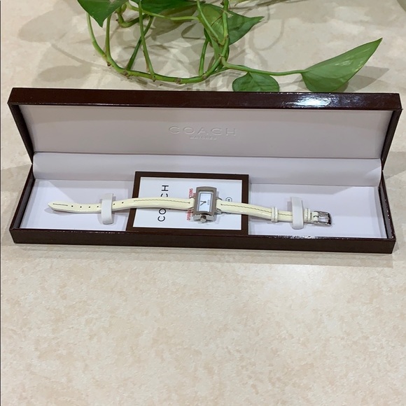 COACH WATCH - Picture 1 of 8